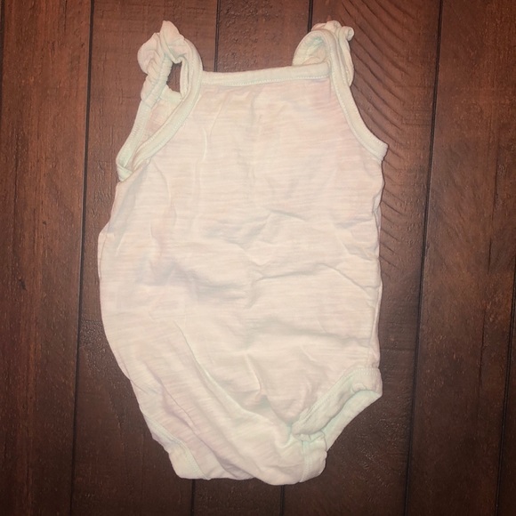 🌼 3 Tank Tops onsies - Picture 6 of 10